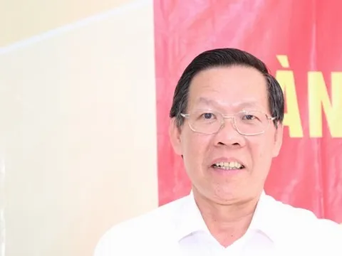 Chủ tịch TPHCM biểu dương đột xuất 8 quận huyện