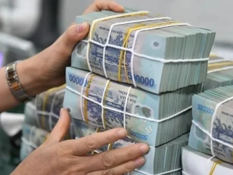 Ngân hàng 'trói chân' doanh nghiệp, vay vốn khó như... lên trời