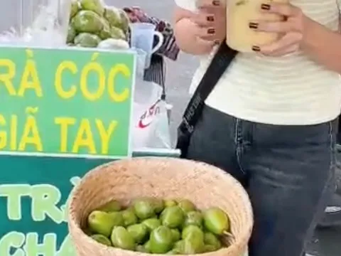 Xuất hiện trà cóc giã tay: Chưa cần biết có hot không nhưng ai cũng lo cho người bán vì điều này