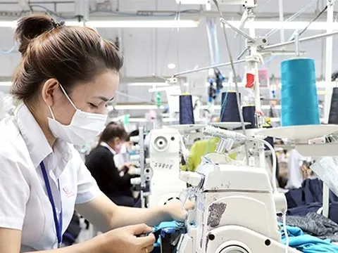 Đề xuất phân loại công việc nặng nhọc, lao động nữ được nghỉ hưu sớm hơn lộ trình tuổi quy định