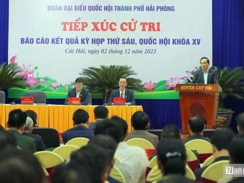 Phó Thủ tướng Trần Lưu Quang tiếp xúc cử tri huyện Cát Hải, Hải Phòng