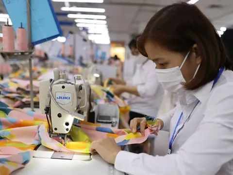 Hướng tới lương đủ sống, giờ làm việc ít đi
