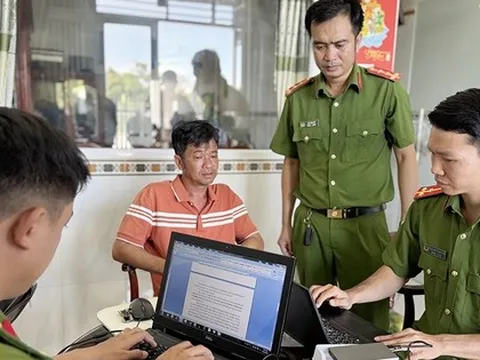 NÓNG: Bắt nhiều cán bộ ở An Giang