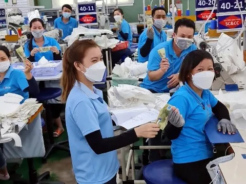 Tết Dương lịch người lao động được nhận những khoản tiền nào?