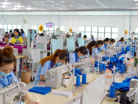 DN dệt may Việt sau vụ kiện của đối tác với Amazon: Cổ đông lớn muốn thoái vốn sau khi cổ phiếu giảm 70%, giảm gần 4.000 nhân sự