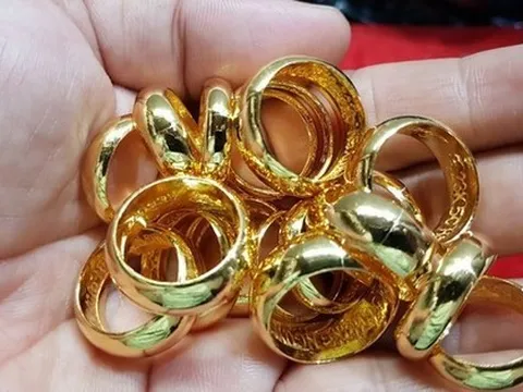 Giá vàng nhẫn tròn trơn đột ngột lao dốc