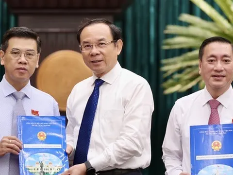 Kiện toàn nhân sự 10 tỉnh, thành