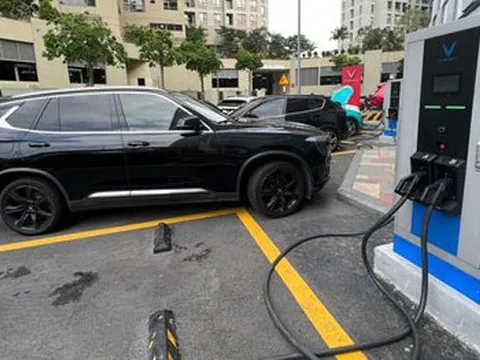 Tìm giải pháp phát triển ô tô điện