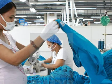 Lao động nữ đang nghỉ thai sản có được thưởng Tết Nguyên đán 2024?