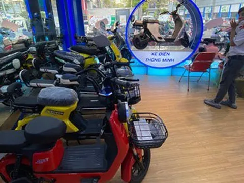 Tràn lan xe đạp điện trôi nổi