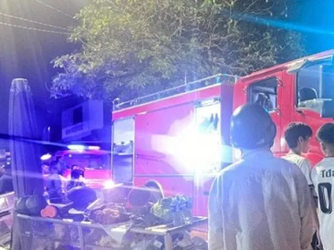 Chợ ở Bình Phước bốc cháy, 9 ki ốt bị thiêu rụi