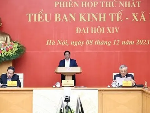Thủ tướng chủ trì phiên họp Tiểu ban Kinh tế - Xã hội Đại hội XIV