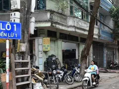 Đường trong Khu đô thị Đền Lừ xuống cấp hư hỏng, người dân mong sớm cải tạo