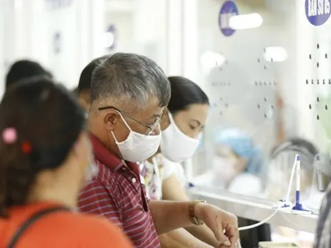 Người bệnh phải tự mua thuốc, vật tư y tế: Đề xuất điều kiện để được quỹ BHYT thanh toán
