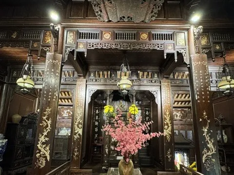 Bên trong nhà cổ trăm tỉ của đại gia Huy "máy nổ"vừa bị siết nợ có gì?