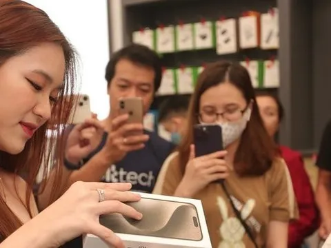 iPhone 15 thúc đẩy doanh số bán lẻ dịp cuối năm