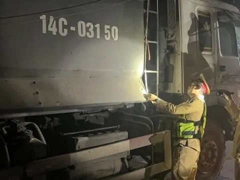 Cảnh sát "vây ráp" hàng chục xe tải quá khổ, quá tải tại Quảng Ninh