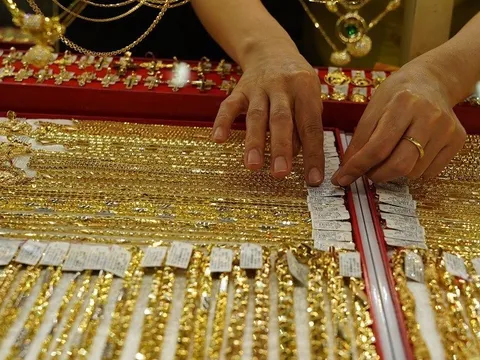 Giá vàng trong nước tăng vọt ngay khi mở cửa ngày 14/12