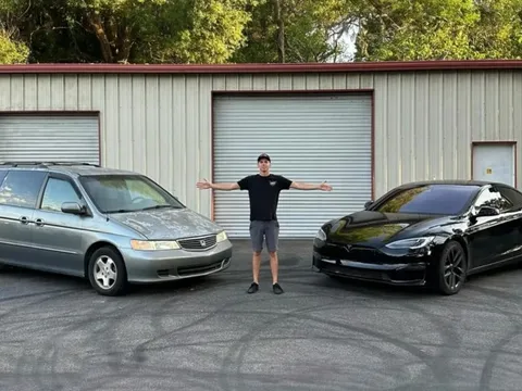 YouTuber nổi tiếng độ động cơ Tesla cho Honda Odyssey, tăng tốc 'ăn đứt' nhiều mẫu xe thể thao