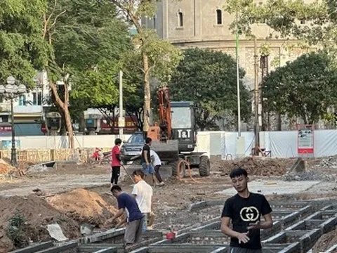 Cận cảnh loạt vườn hoa, vườn dạo ở Hà Nội đang được cải tạo, chỉnh trang