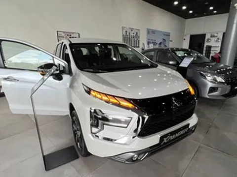 Hãng ô tô "đại chiến" giá cuối năm