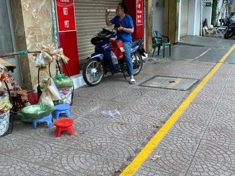Những vỉa hè đầu tiên ở TPHCM được kẻ vạch cho thuê