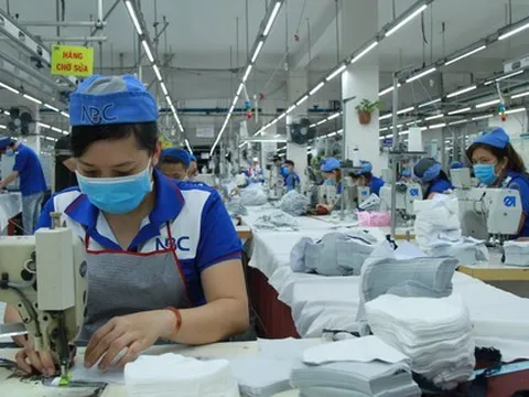 Ép người lao động đi làm Tết Dương lịch sẽ bị phạt tiền