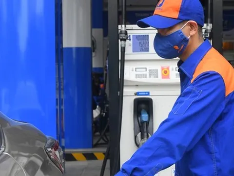 Yêu cầu quyết liệt triển khai lập hóa đơn điện tử với bán lẻ xăng dầu