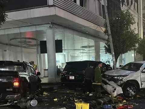 Tài xế xe bán tải dùng ‘nước vui’, gây tai nạn liên hoàn ở Móng Cái