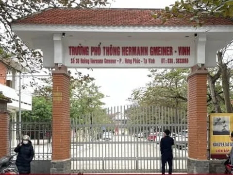 Sập trần lớp học ở Nghệ An, nhiều học sinh bị thương