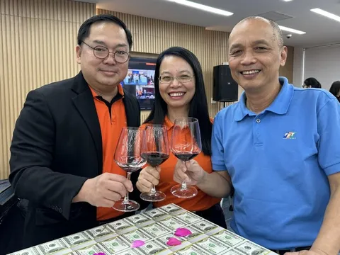 Ông Hoàng Nam Tiến khoe FPT Software chính thức cán mốc 1 tỷ USD doanh thu, Fsoft Japan lọt top 30 công ty IT lớn nhất Nhật Bản