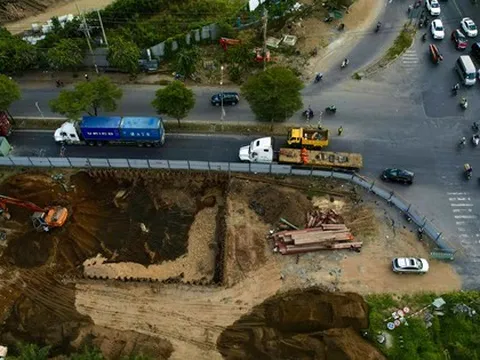 Đại lộ 'triệu đô' phía nam TPHCM bị bóp nghẹt bởi loạt công trình