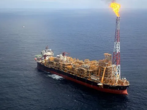 OPEC trúng đòn mạnh