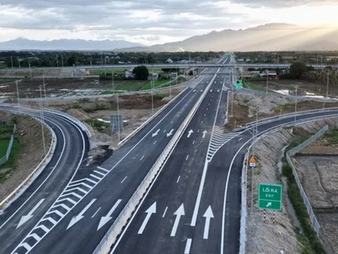 Hình ảnh đường cao tốc Cam Lâm - Vĩnh Hảo trước giờ thông xe kỹ thuật