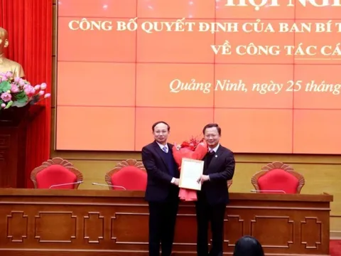 Công bố Quyết định phê chuẩn kết quả bầu Chủ tịch tỉnh Quảng Ninh