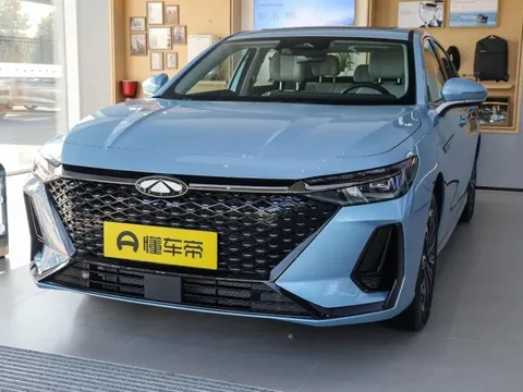 Hãng xe sắp vào Việt Nam ra mắt siêu phẩm sedan ngang cỡ Toyota Camry: ăn xăng 1 lít/100 km, giá bán chỉ từ 442 triệu đồng