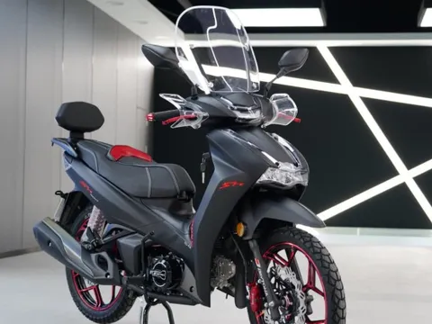 Cũng tên SH, đầu giống SH nhưng chiếc xe có giá quy đổi 60 triệu đồng này dùng động cơ 50cc, số như Wave