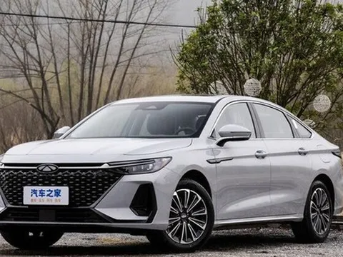 Siêu phẩm sedan "uống" xăng 1 lít/100 km, giá bán mới là điều gây chú ý