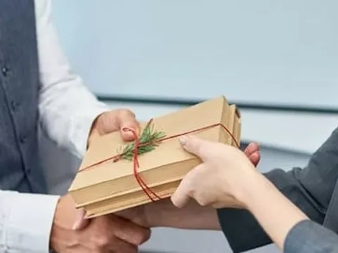 Bộ GD&ĐT nghiêm cấm thầy cô biếu, tặng quà Tết cho lãnh đạo