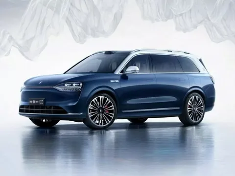 Hết Xiaomi đến lượt Huawei khoe xe điện đỉnh cấp: Kích thước lớn hơn BMW X7, màn hình ‘siêu to khổng lồ’ như Mercedes EQS, trang bị ngập xe