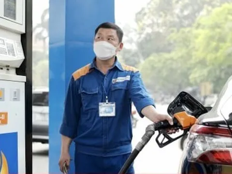 Tiếp tục giữ mức giảm 50% thuế bảo vệ môi trường với xăng, dầu từ 1/1/2024