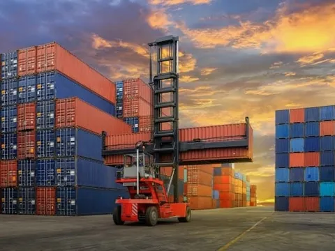 Bộ Công thương cảnh báo thiếu container rỗng cục bộ