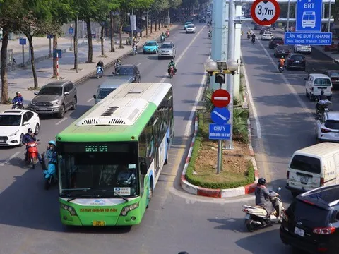 Tuyến xe buýt BRT nghìn tỷ đầu tiên ở Việt Nam: Bất ngờ "khoác áo mới" trước tin đồn bị dừng