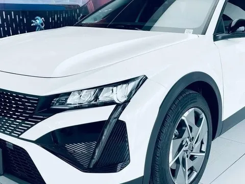 Peugeot 408 bất ngờ tăng giá: Không còn bản nào dưới 1 tỷ, vẫn một mình một phân khúc