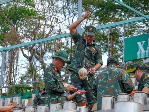 Cần Thơ: Trận địa pháo hoa tầm cao trước giờ khai hỏa