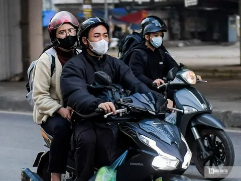 Nhiều người dân về Hà Nội từ sáng sớm ngày cuối nghỉ Tết Dương lịch