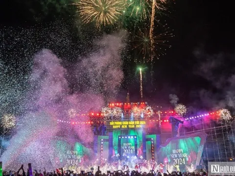 Hải Phòng: “Biển người” đổ về trung tâm đón năm mới 2024