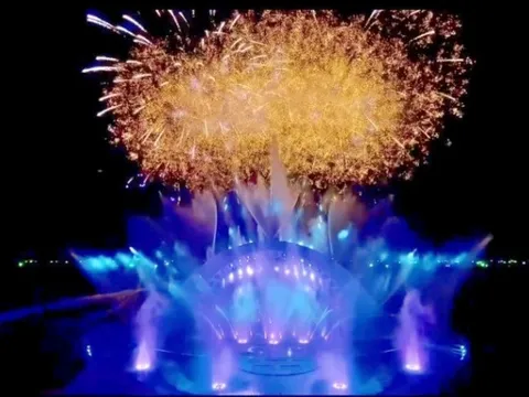 Không khí sôi động, hàng ngàn người chờ đón năm 2024