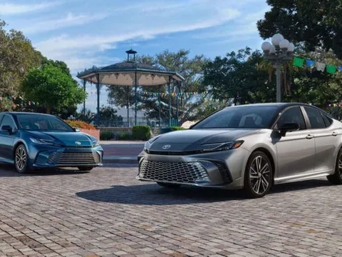 'Vua các dòng sedan' Toyota Camry thế hệ mới chào sân thị trường sát vách Việt Nam: tiêu thụ 4,2 lít/100 km, giá từ dưới 600 triệu đồng