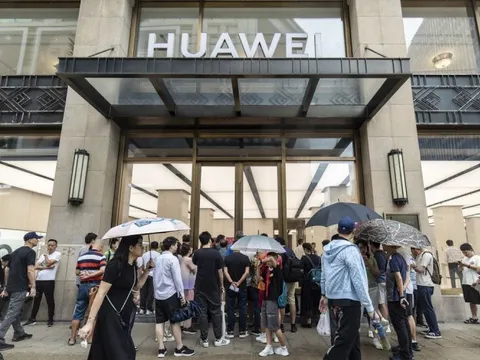 Chúng ta đã vượt qua cơn bão: Lời nghẹn ngào của Chủ tịch Huawei gửi nhân viên ngày cuối năm 2023, ám chỉ cú hồi sinh ngoạn mục